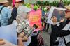 Massa Aliansi Perempuan Demo di MH Thamrin Jakarta, Bawa Panci hingga Ompreng