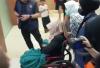 Dokter Tifa Pakai Kursi Roda hingga Dibopong usai Cek Kesehatan, Ada Apa?