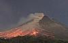 Gunung Merapi Luncurkan Awan Panas Guguran Malam Ini, Status Siaga