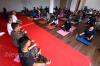 Sambut Hari Kartini, Puluhan Warga Surabaya Ikut Senam Campursari Yoga - Bagian 1