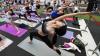 Warga Dunia Peringati Hari Yoga Internasional - Bagian 3