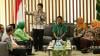 Khofifah dan Emil Bertemu Romahurmuziy di Kantor PPP - Bagian 5