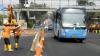 Beton Pembatas Jalur Busway di Jalan Jenderal Sudirman Mulai Dipasang - Bagian 3