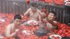 Warga China Ikut Kontes Makan Cabai Sambil Berendam di Mata Air Panas - Bagian 2