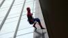 Aksi Seru Superhero Panjat Dinding The Alana Surabaya Hotel - Bagian 3