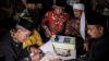 Momen Bahagia Pasangan Nikah Massal di Malam Tahun Baru - Bagian 2