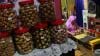 Penjualan Kue Kering Meningkat Jelang Hari Raya Idul Fitri - Bagian 1