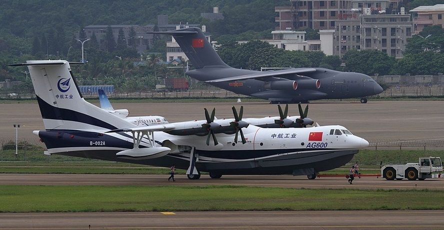 Pesawat Amfibi Terbesar di Dunia Terbang Perdana