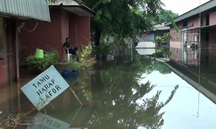 Banjir Landa 3 Kecamatan Kota Bekasi, Kantor Camat Jatiasih Tergenang