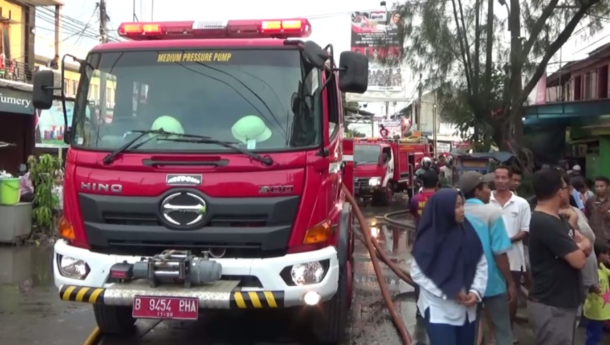 Kompor Gas Meledak, Enam Rumah Ludes Terbakar