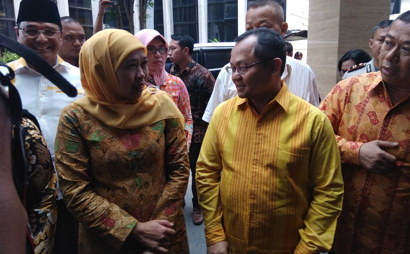Khofifah dan Emil Dardak Tiba di DPP Golkar
