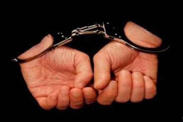 Asyik Main Handphone di Warung, Korban Tak Sadar Motor Didorong Maling