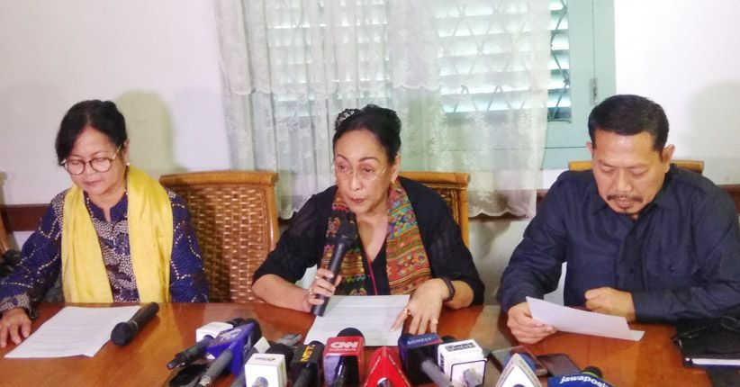 Sadar Puisinya Usik Umat Islam, Sukmawati Minta Maaf Sambil Menangis