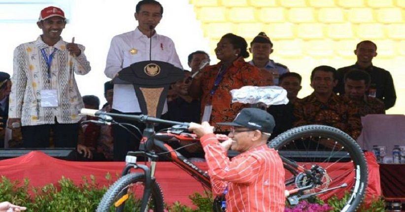 Kegemaran Presiden Jokowi Membagikan Sepeda Mulai Disorot