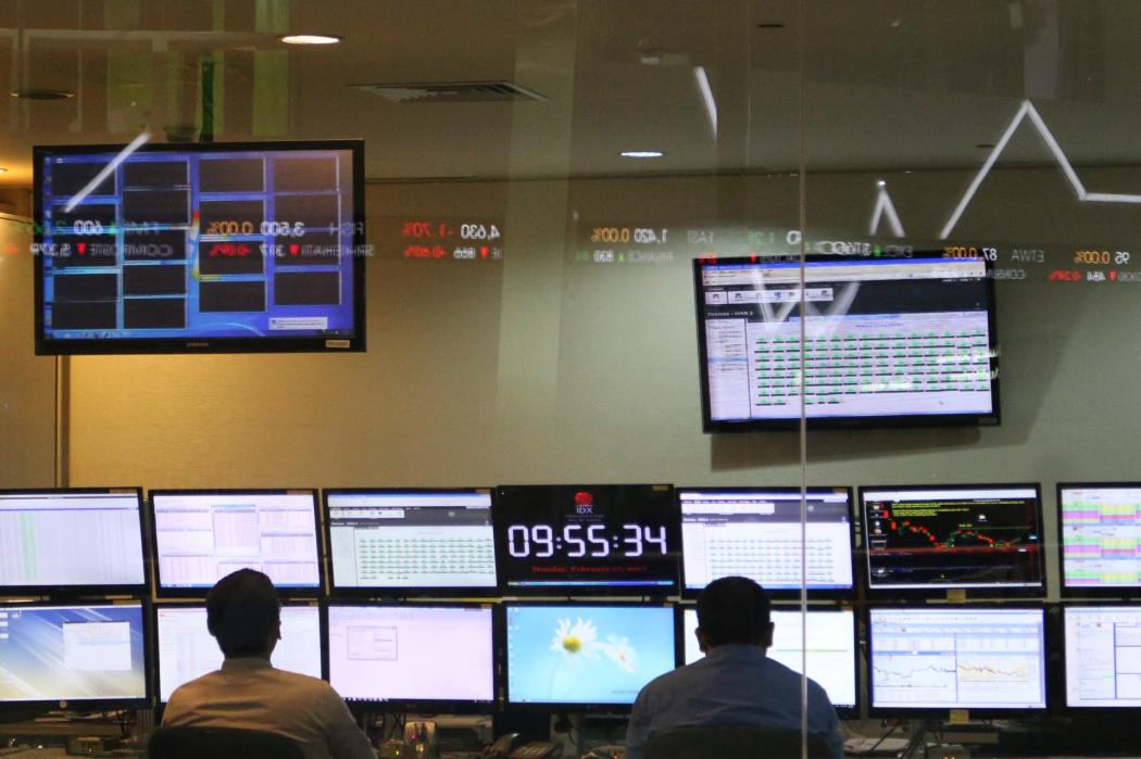 IHSG Menguat 9,4 Poin, Rupiah Makin Terperosok