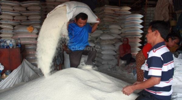 Bulog Sediakan 700.000 Ton Beras untuk Program Bantuan Pangan Non-Tunai