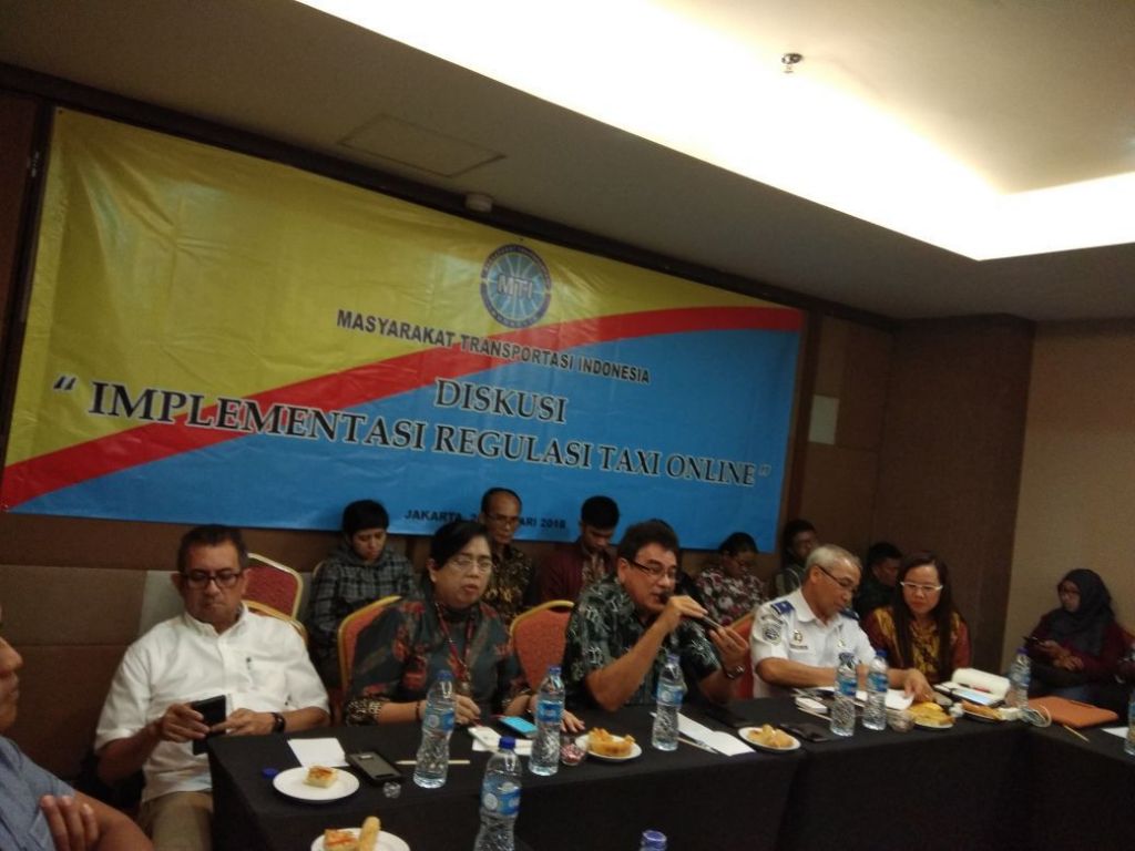 Ini Alasan Taksi Online Harus Diatur
