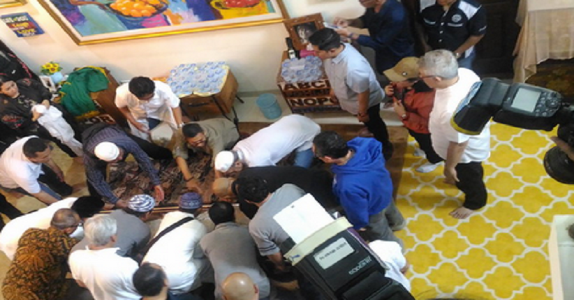 Jenazah Sys NS Dimakamkan di TPU Jeruk Purut