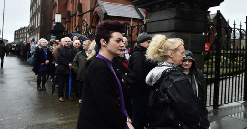 Ribuan Penggemar Berikan Penghormatan Terakhir untuk Dolores Oâ€™Riordan