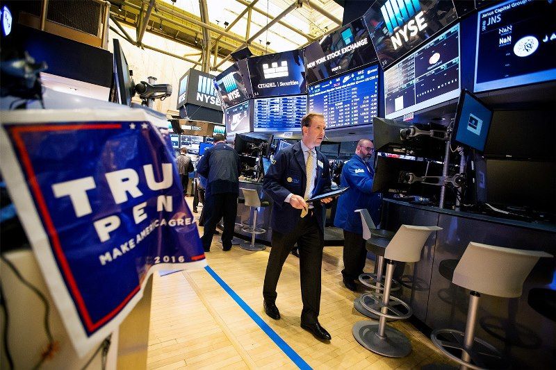 Data Tenaga Kerja Positif, Indeks Dow Jones Tembus 25.000