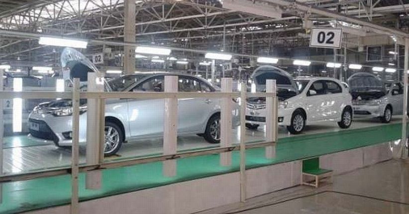 Sri Mulyani Beri Sinyal Hapus Pajak Barang Mewah untuk Sedan