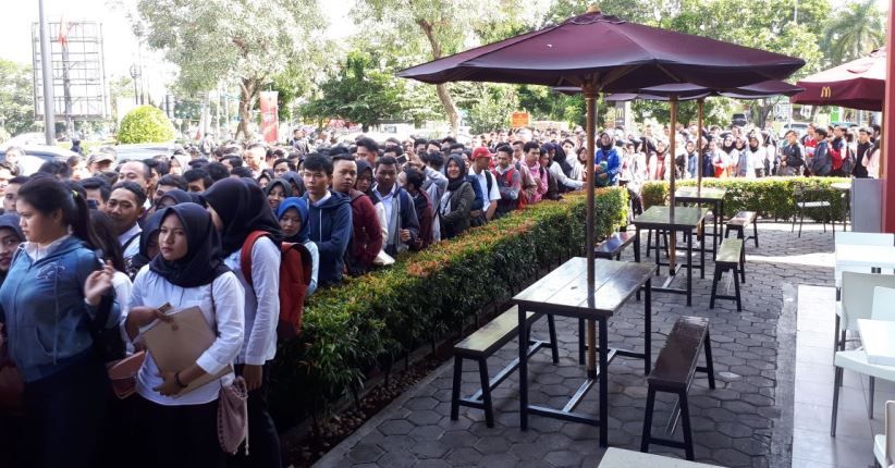 Lebih dari 19.000 Orang Daftar untuk Kerja di McDonald's