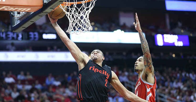 Lay-up Chris Paul Selamatkan Rockets dari Overtime