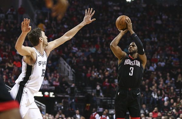 Chris Paul dan James Harden Tampil Beringas, Rockets Hantam Spurs