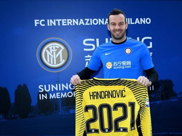 Perpanjang Kontrak, Handanovic di Inter Hingga 2021