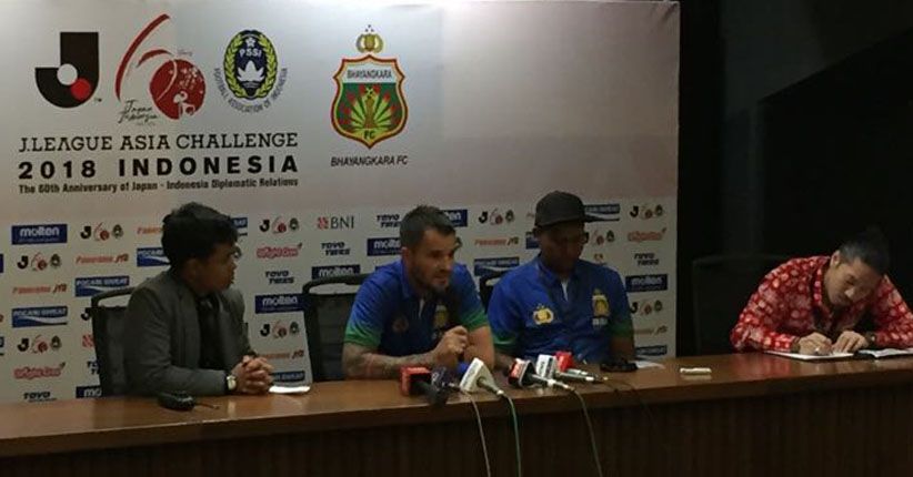 Mainkan 6 Pemain Muda, McMenemy Bangga Timnya Bisa Repotkan FC Tokyo