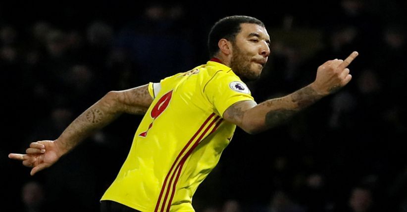 Acungkan Jari Tengah ke Fans Chelsea, Striker Watford Tak Dapat Sanksi