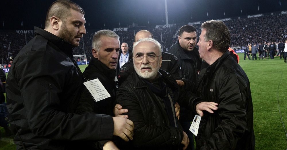 Presiden Klub yang Membawa Pistol ke Lapangan Akhirnya Meminta Maaf