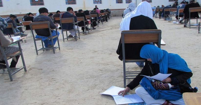 Viral, Ibu Ini Ikut Ujian Masuk Perguruan Tinggi Sambil Gendong Bayi