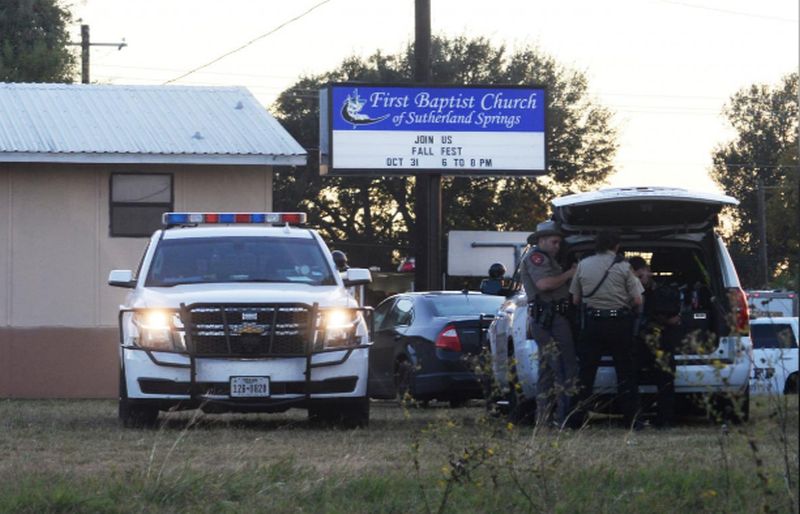 Penembakan di Gereja Texas Tewaskan 26 Orang, Pelaku Pria Kulit Putih