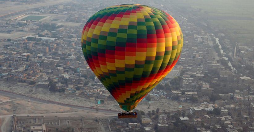 Balon Udara Dinaiki Turis Jatuh di Mesir, 1 Orang Tewas dan 12 Luka