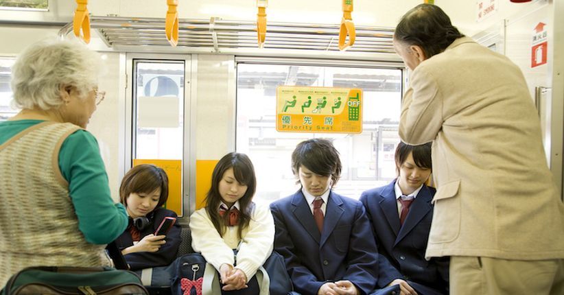 Pria Muda Ditusuk Gara-Gara Kerap Duduk di Bangku Prioritas Kereta