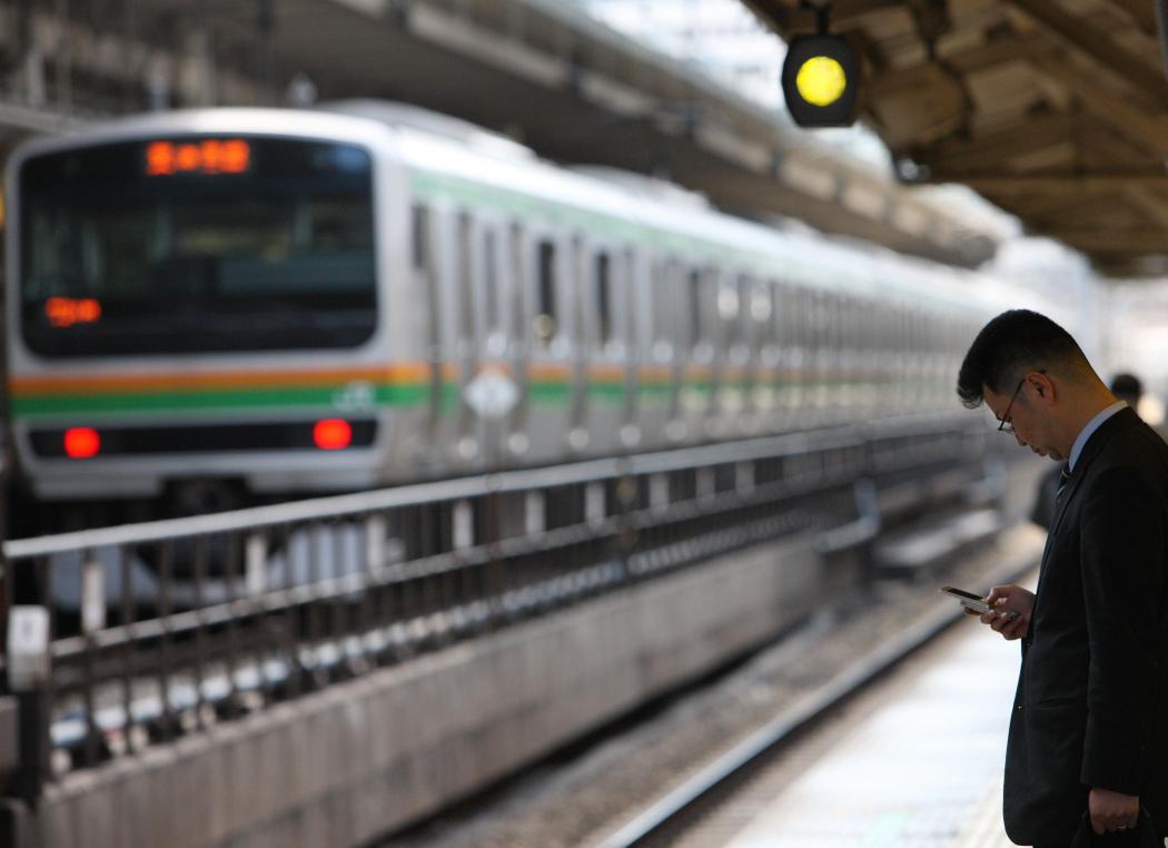 Kereta Angkut 430 Penumpang di Jepang Terjebak 15 Jam akibat Salju