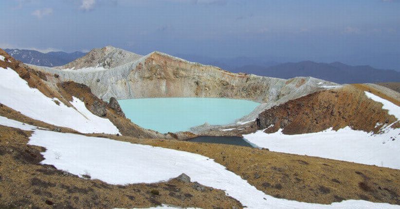 Gunung di Jepang Erupsi saat Wisatawan Main Ski, 15 Luka Terkena Batu