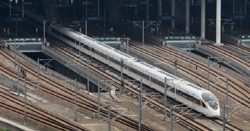 Kereta Cepat China Terbakar, Ratusan Penumpang Dievakuasi