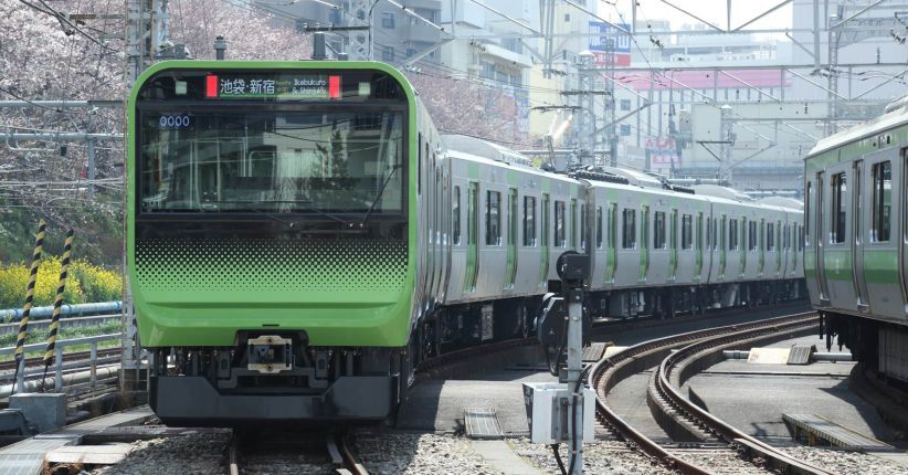 Perempuan Muda Ini Tiba-Tiba Melahirkan di Kereta