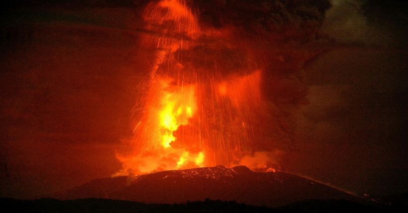 Gunung Shinmoe Jepang Meletus Lontarkan Abu Setinggi 5.000 Meter