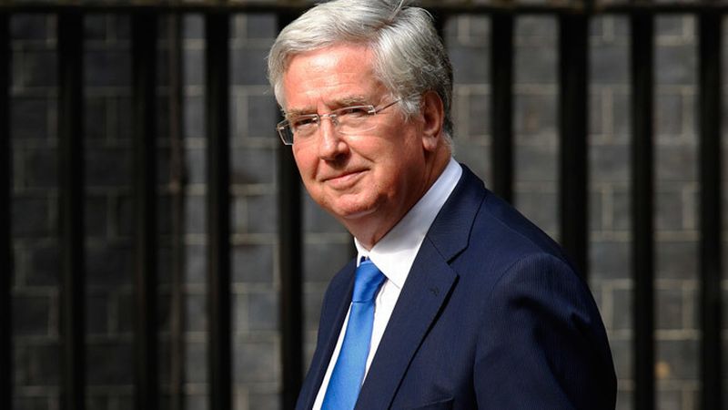 Menhan Inggris Mengundurkan Diri Gara-Gara Pegang Lutut Perempuan