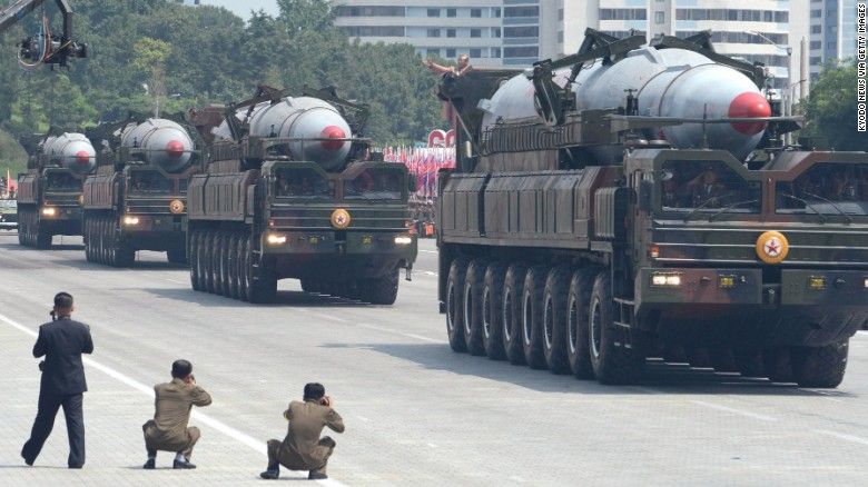 Diplomat: Kim Jong Un Ingin Beri Sinyal lewat Parade Militer Massal