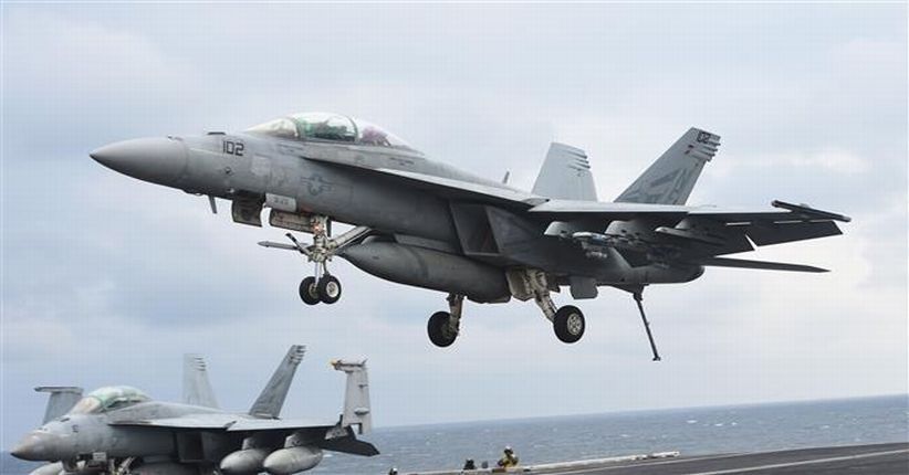 Pesawat Tempur F/A-18F Super Hornet AS Jatuh di Laut, 2 Pilot Tewas