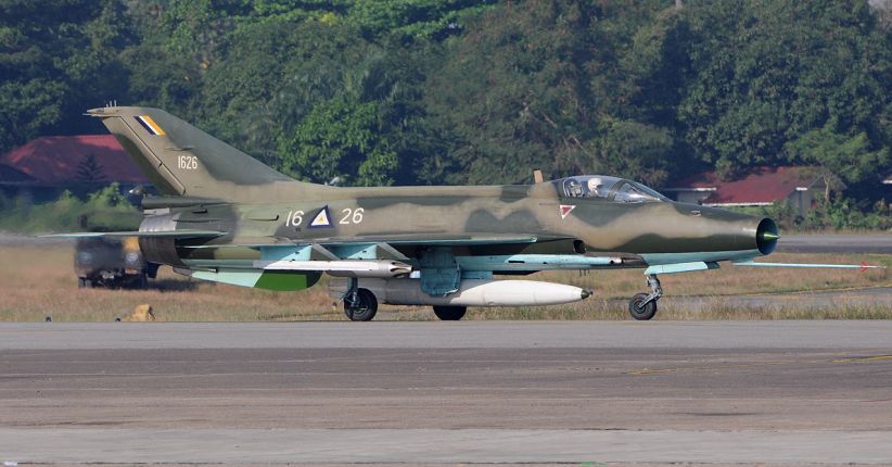 Pesawat Tempur F-7 Myanmar Jatuh di Sawah, Pilot Tewas