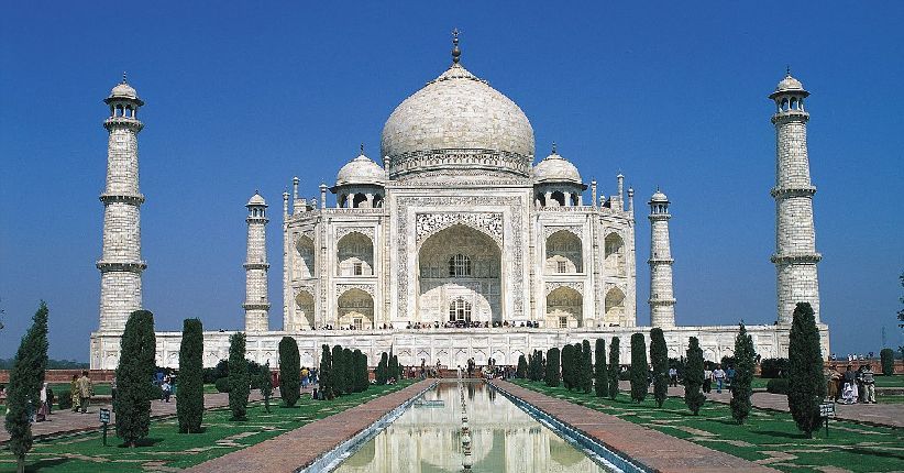 2 Menara Utama Taj Mahal India Hancur akibat Badai