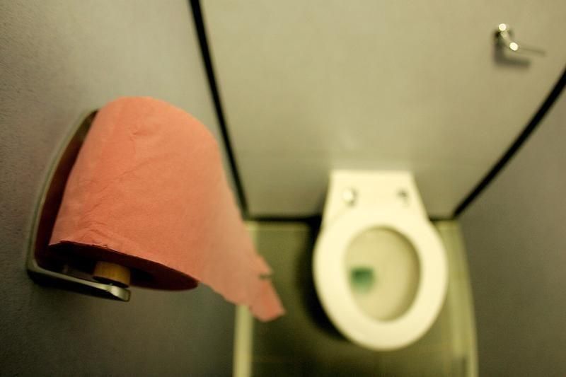 Politikus India Terekam Kamera Kencing di Pinggir Jalan Bikin Heboh