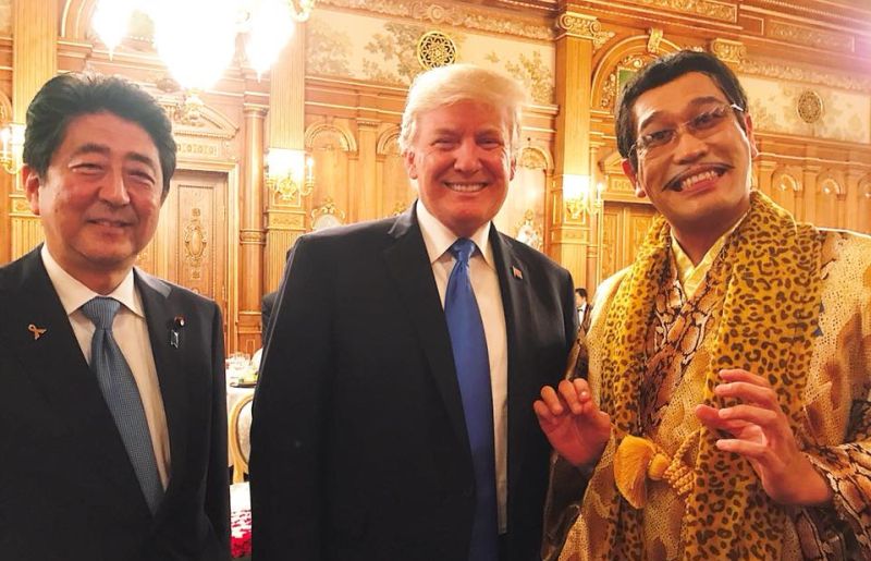 Pikotaro Rilis Foto Bersama Trump & Abe, {Netizen}: I Have Abe, I Have Trump...