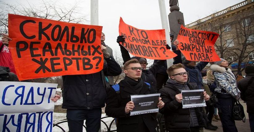 Warga Tak Percaya Korban Tewas Kebakaran Mal di Rusia Hanya 64 Orang