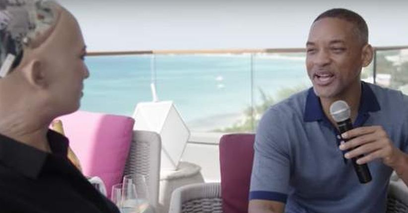 Tolak Permintaan Cium Will Smith, Robot Sophia: Kita Berteman Saja